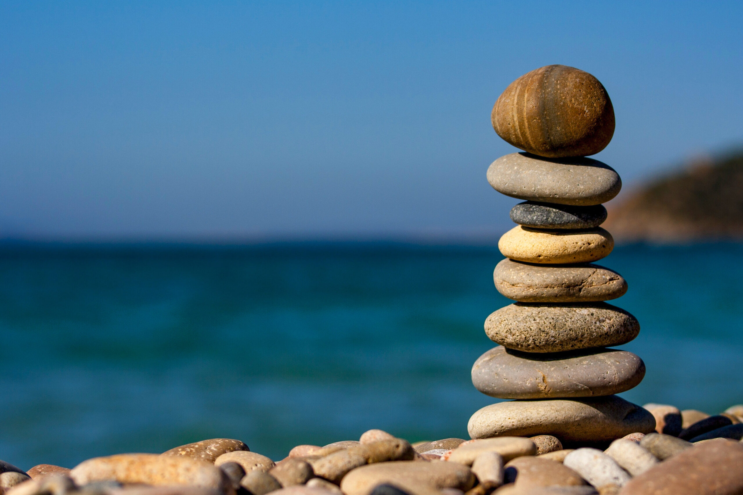 sassi in equilibrio gli uni sugli altri